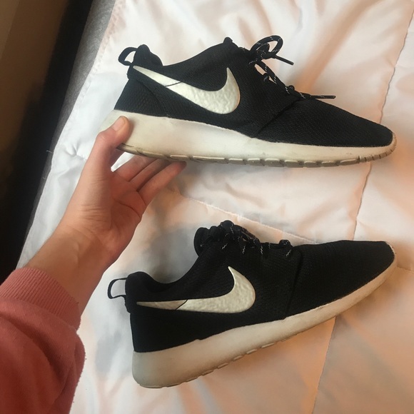 Nike roshes